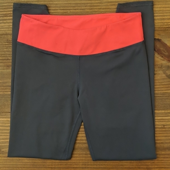 FABLETICS Banded Cropped Leggings - Picture 1 of 7
